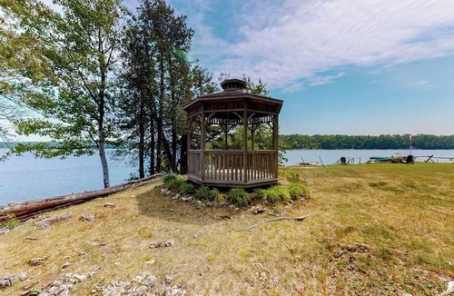 Charlotte Cottage | Dog-Friendly Lakefront, w/Free WiFi, Patio, Deck/Dock, & Rustic Water Views