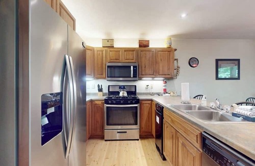 North Troy House | Ski-in/ski-out Jay Peak Resort condo near water park, ice skating, & hiking