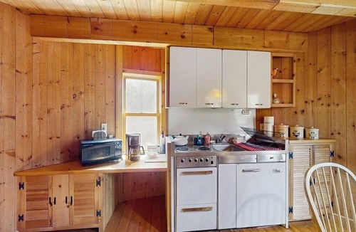 Dorset Apartment | Converted silo apartment, peaceful grounds, two ponds, kitchenette, internet