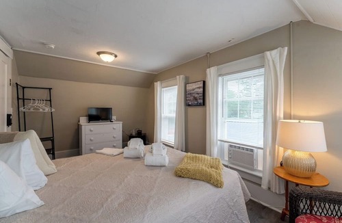 Weirs Beach Hotel | Historic Inn 3rd floor cozy room