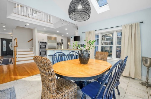 Plymouth House | Cliff House with spectacular views of Cape Cod Bay