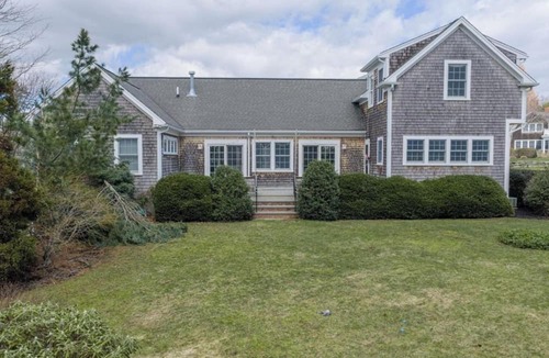 Dartmouth House | Coastal New England Seaside Retreat - short walk to quaint Padanaram Village