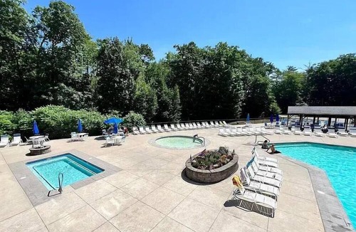 Ogunquit - Wells Cottage | Salt Air Cottage at Beach Dreams| Pool | By Beach