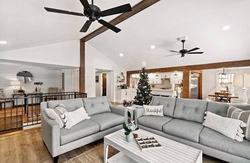 East Homer House | Luxury Lakehouse on the water!