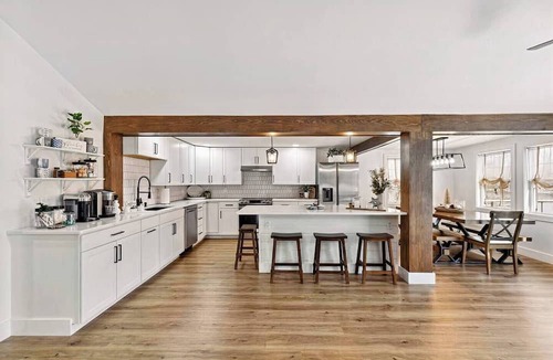 East Homer House | Luxury Lakehouse on the water!