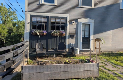 Brandon Apartment | Cute, walkable downtown studio apartment