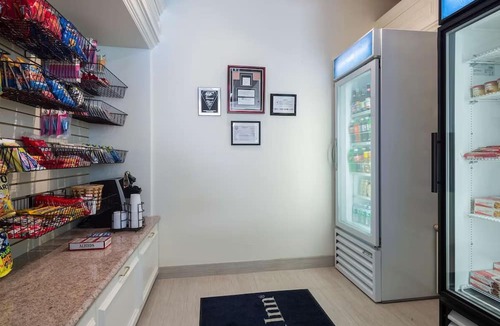 Hopelawn Hotel | Serene Retreat with Heated Pool | Pet-friendly | 3 Units | Near Newark