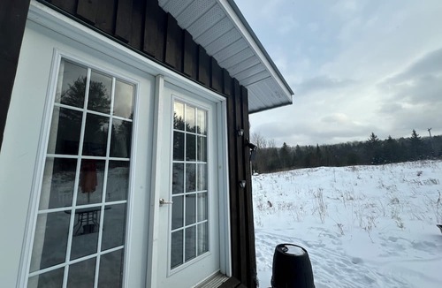 Glenfield Cabin | Cozy Cabin and Sauna in the Forest near Bon Echo Provincial Park