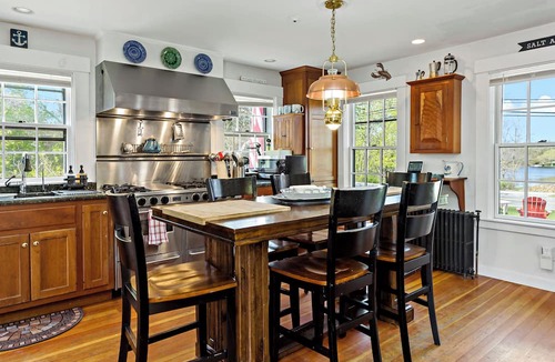 West Barnstable Other | Gorgeous Old Farmhouse w/Spa Near Beach. Pet Friendly!