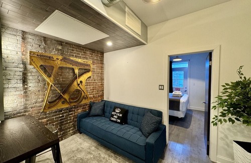 Downtown Montreal Apartment | Lovely 3BR Condo in the heart of DT Mtl