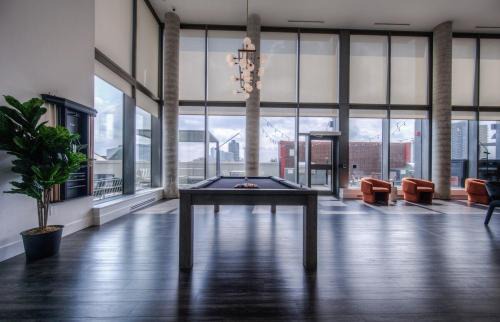 Kitchener Apartment | Modern & Stylish Condo Downtown KW