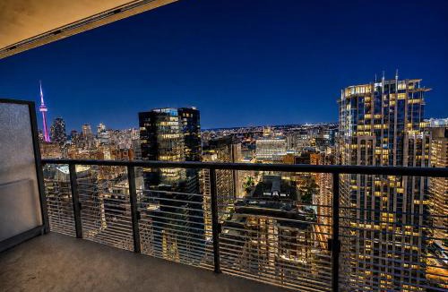 Bay Street Corridor Apartment | Altitude Suites on Yonge - Downtown Toronto Short Walk to SickKids, TMU & Eaton Centre