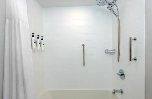 Holyoke Hotel | Homewood Suites by Hilton Holyoke-Springfield/North
