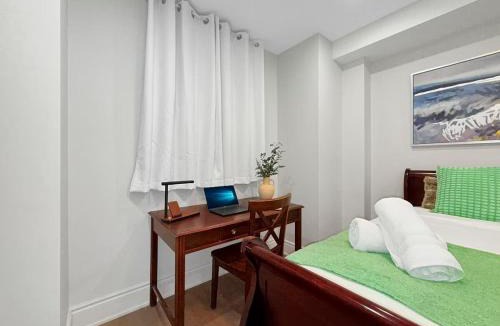 Oakville Apartment | Designer 4BR Basement Aymond Suites Oakville