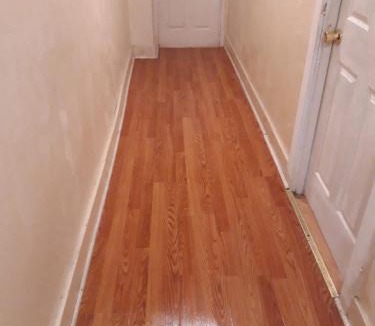North Philadelphia West House | 2131 queen room With shared Bathroom