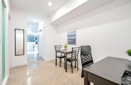 Downtown Toronto Hotel | The Roland - Corktown Comfort Basement Suite Downtown Stay