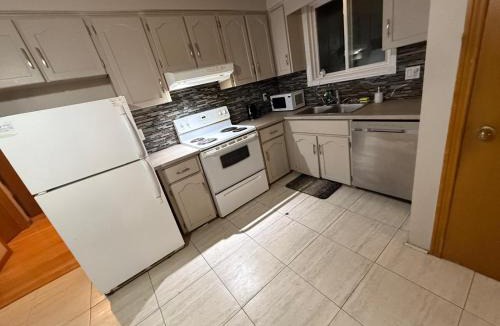 Rosemount House | Affordable Family Room for 4 People-24Hrs Checkin-Next To Downtown,Airport