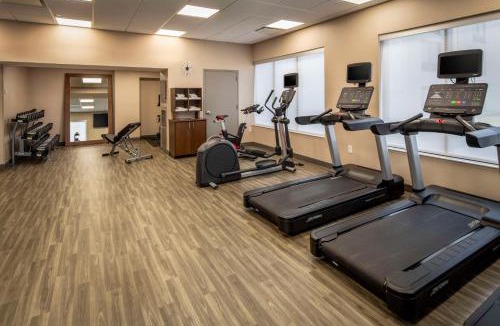 Commack Hotel | Hampton Inn Long Island/Commack