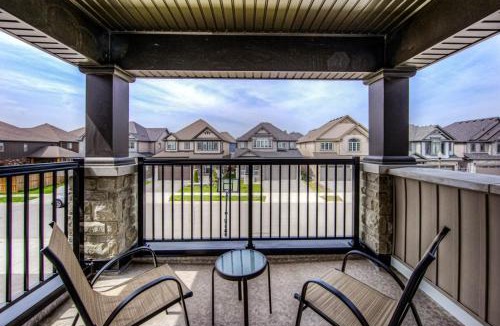 Rosemount House | Beautiful House Near Grand River & Kiwanis Park