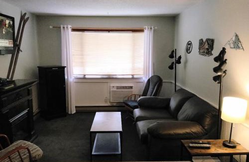 Bartlett Apartment | Linderhof Country Club / Golf Course
