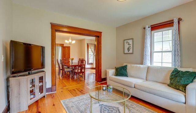 Charming & Spacious Home Minutes from Seneca Lake