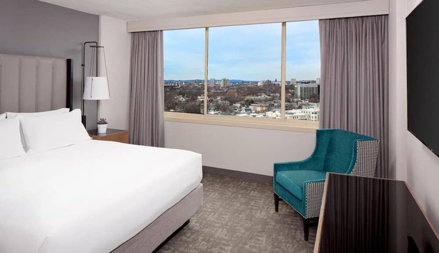 King Room at a 4⭐️ Hotel
