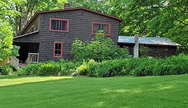 Escape to an Historic Lodge with Lake Dunmore at your feet!