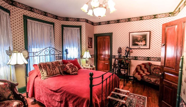 Hollerstown Hill Bed and Breakfast