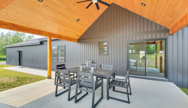 3 Mi to St Lawrence River: Spacious Ranch Home