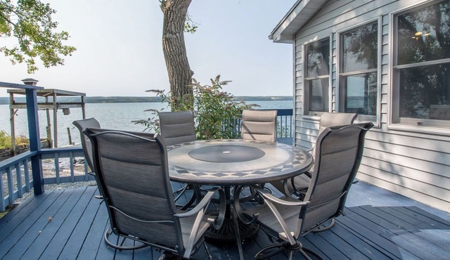 Boat, Grill & Unwind: Lakefront Cayuga Home!