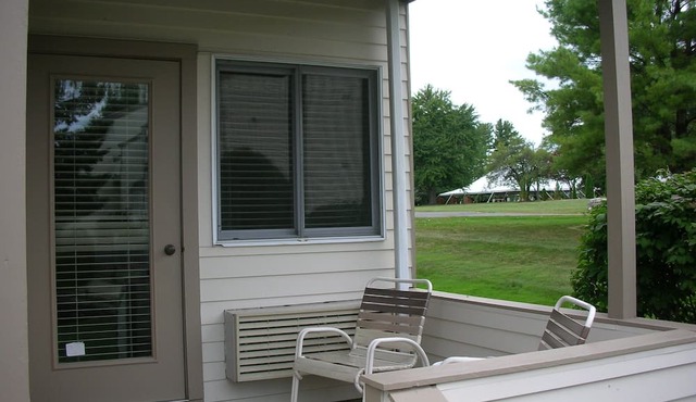 Ponds at Foxhollow in the Berkshires, Timeshare Sleeps 4 / Full Kitchen and Bath