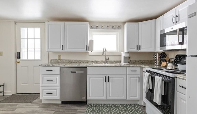 1 Bedroom Waterbury Cozy Haven