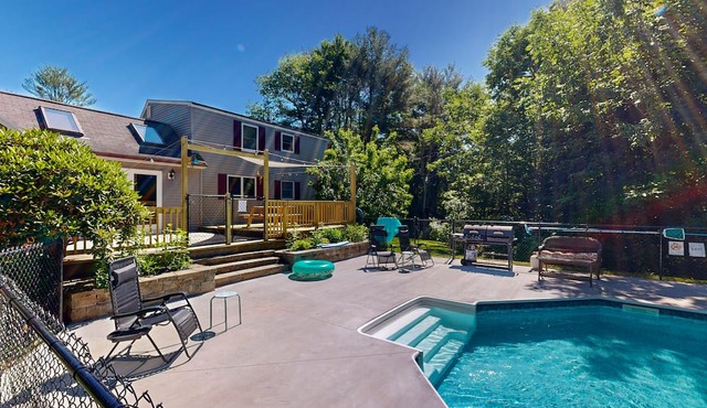 Spacious property with pool, grill, deck, children's items, & W/D - dog-friendly