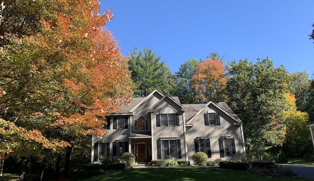 Belmont Stakes Availability! Large family home with pool-golf course community