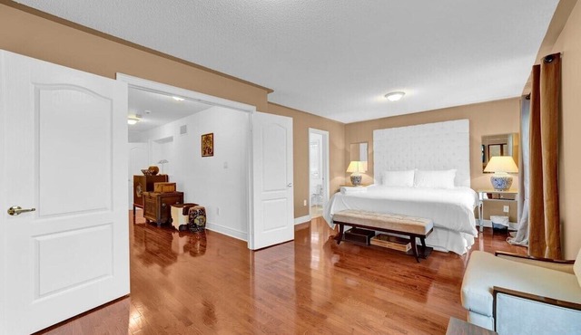 4BR Beautiful Spacious Home w Office!