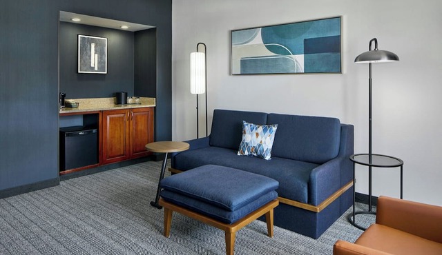 Courtyard by Marriott Rochester Brighton