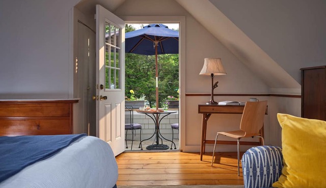Abbey's Lantern Hill Inn