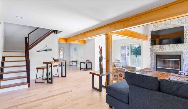 4 Houses from Ocean- Heated Pool Rooftop deck
