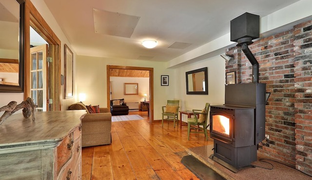 Spacious 4BR/5 Bath Home - Hot Tub/Pool Table/Ample Private Outdoor Space!