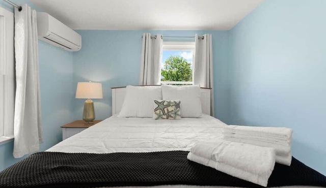 The 1A Escape | Ocean View | Walk to Beach