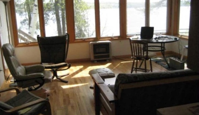 Spacious, private, very desirable 3-bedroom lakefront cottage in the FIngerlakes