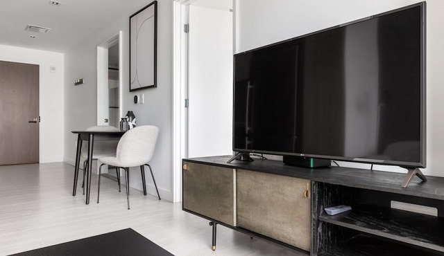 Practical Seaport 1BR w/Gym, Pool, W/D, Doorman