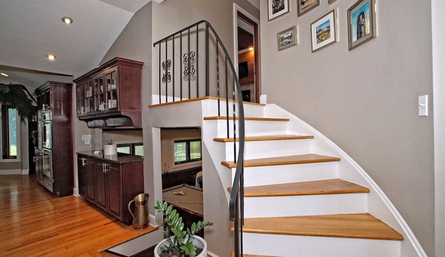 Your own suburban oasis on Cleveland's West Side in Westlake