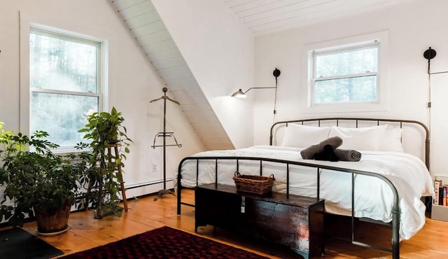 Mossybrook Hideout: Dog Friendly Oasis in High Falls w/Hot Tub
