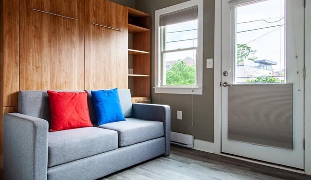 Eastern Market Carriage house efficiency/PRIVACY