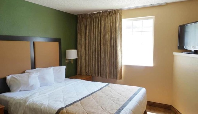 1 King Bed | Hearing Accessible, Kitchen