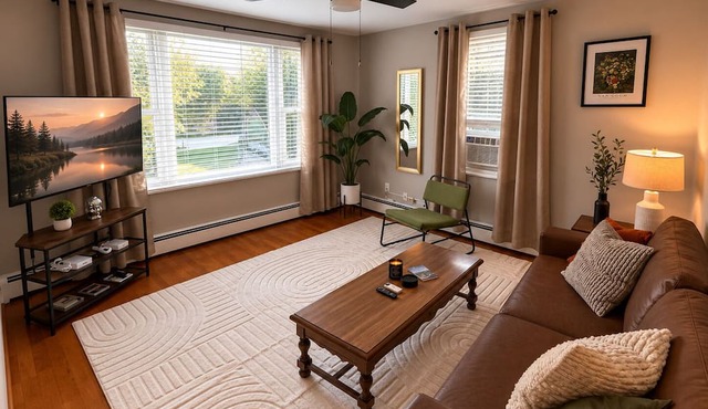 Modern 2 BR w/Parking & Laundry