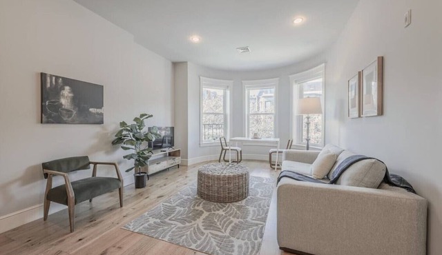 Spacious 1bed/1bath in Back Bay