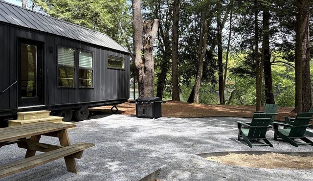 Waterfront Adirondack Tiny Cabin Near Lake George & Saratoga Springs, New York