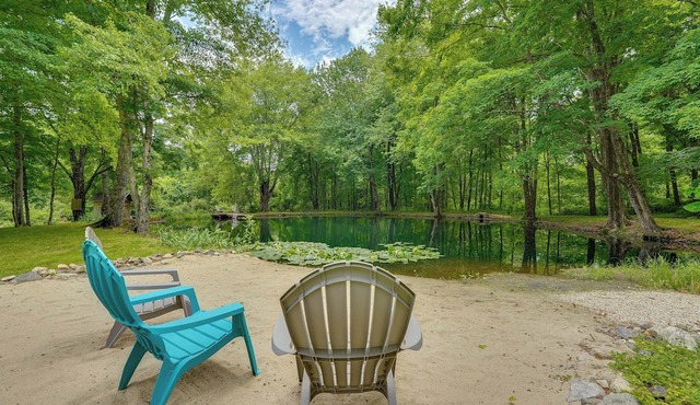 Barn House w/Private Pond & Dock in Southbury!
